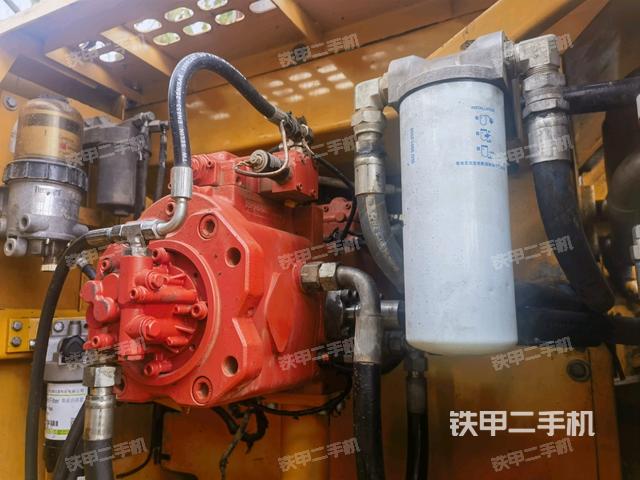 液壓泵斜45?左(大件艙室) 液壓泵斜45?左(大件艙室)