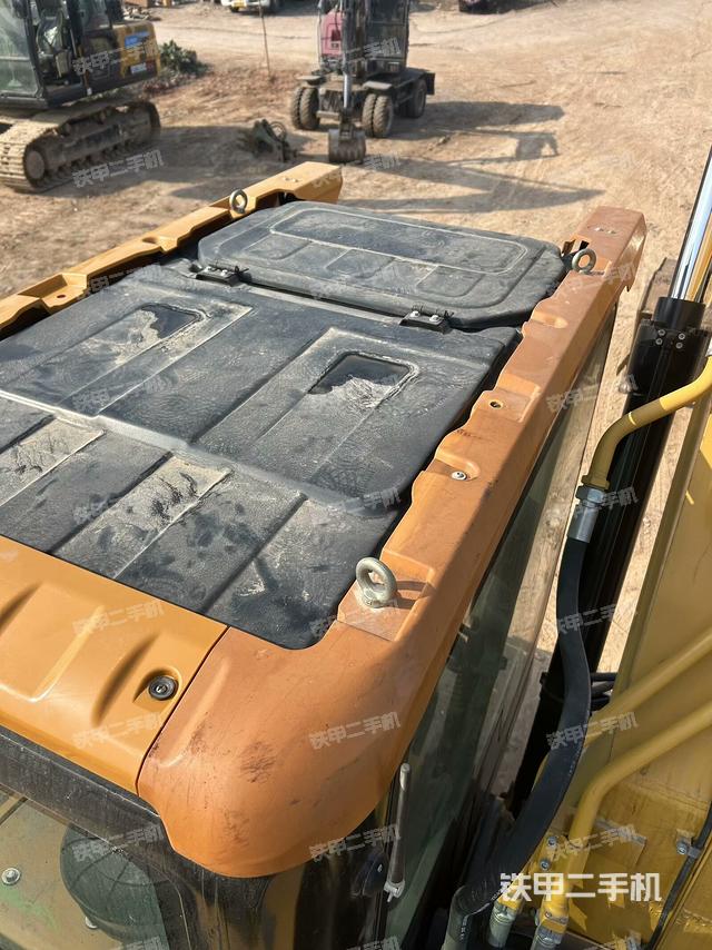 駕駛室頂部俯視（上車部件）