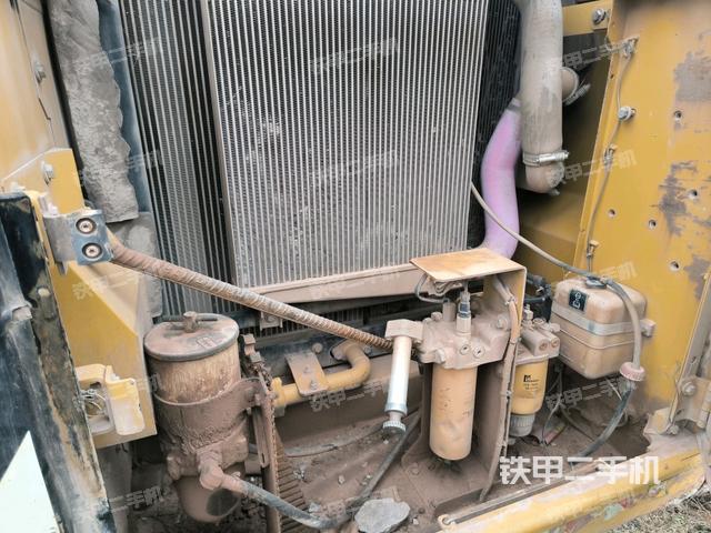 散熱器正面(大件艙室) 散熱器正面(大件艙室)
