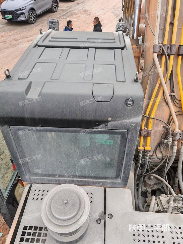 驾驶室顶部俯视(上车部件) 驾驶室顶部俯视(上车部件)