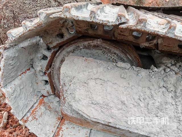 右导向轮(行走机构) 右导向轮(行走机构)