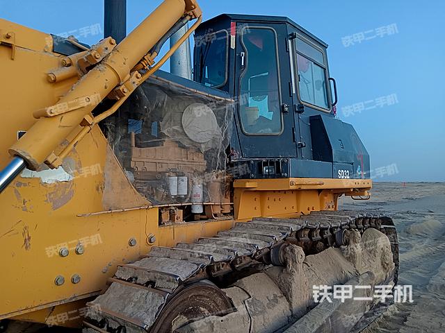 整机右侧（设备外观及核心部件）