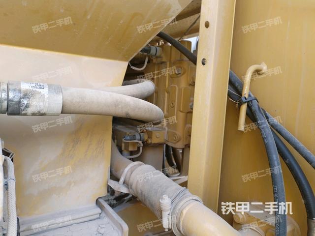 液壓泵斜45?右(大件艙室) 液壓泵斜45?右(大件艙室)