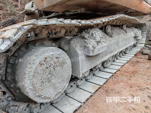 右侧履带整体(行走机构) 右侧履带整体(行走机构)