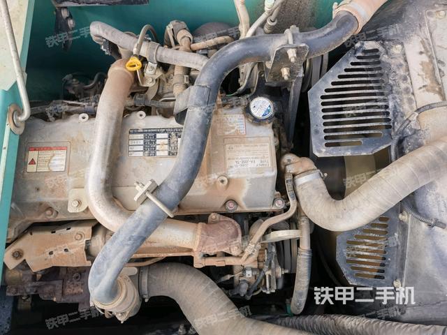 發(fā)動(dòng)機(jī)室（上車(chē)部件）