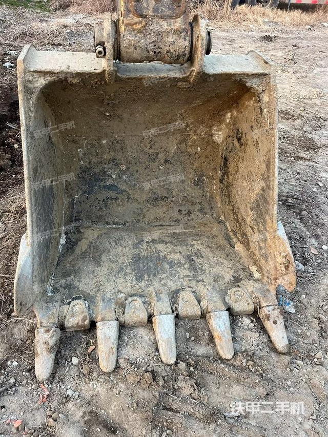 鏟斗右后整體（工作和回轉(zhuǎn)裝置）