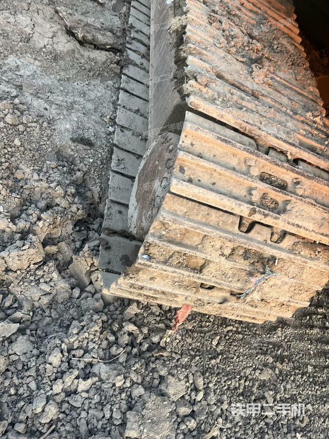 右驅動輪（行走機構）