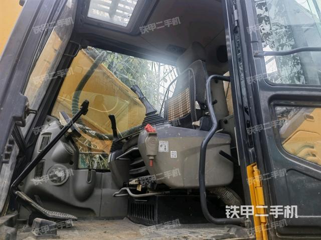 頂棚整體(駕駛室部分) 頂棚整體(駕駛室部分)