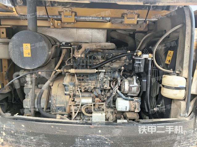 發(fā)動(dòng)機(jī)室（上車部件）