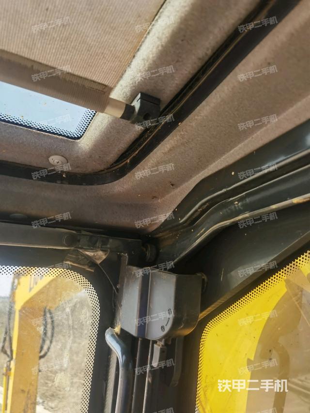 右側(cè)玻璃角標(biāo)（駕駛室部分）