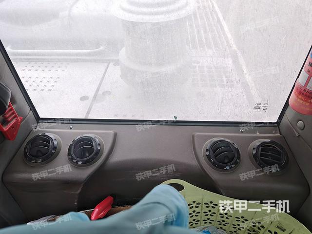 座椅后部(驾驶室部分) 座椅后部(驾驶室部分)