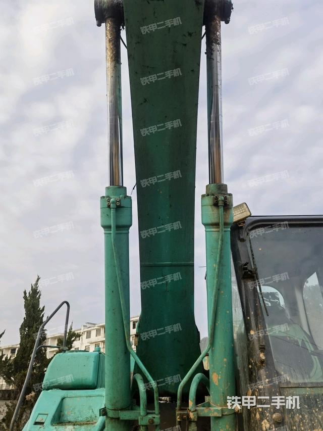 大臂油缸整體?豎拍（工作和回轉(zhuǎn)裝置）