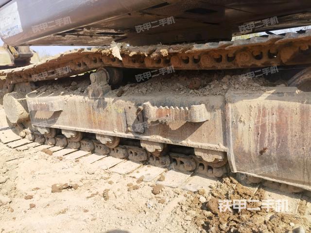 右側(cè)履帶整體?（行走機(jī)構(gòu)）