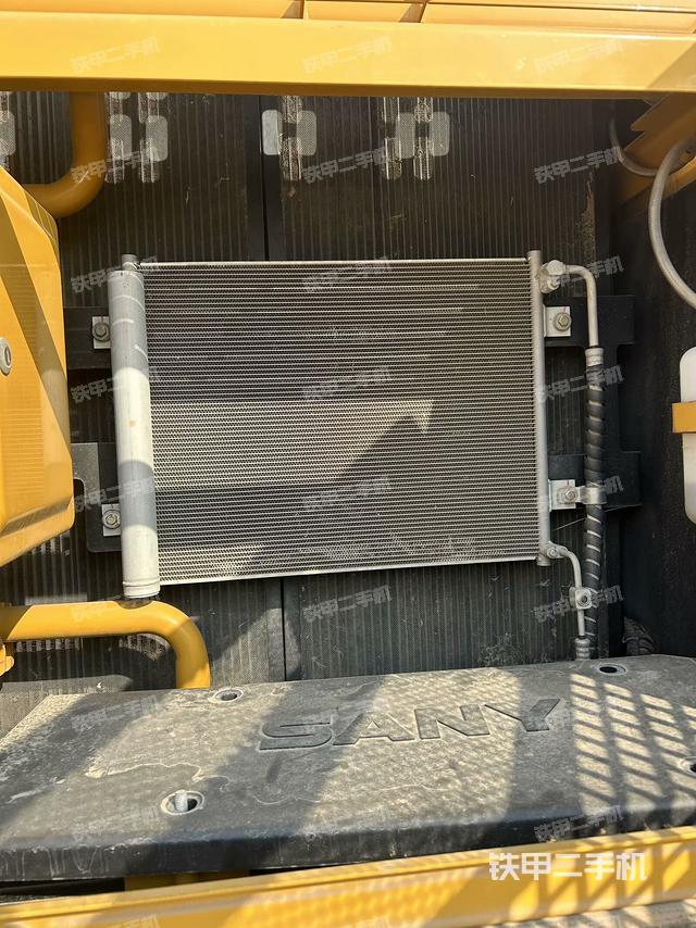 散熱器正面（大件艙室）