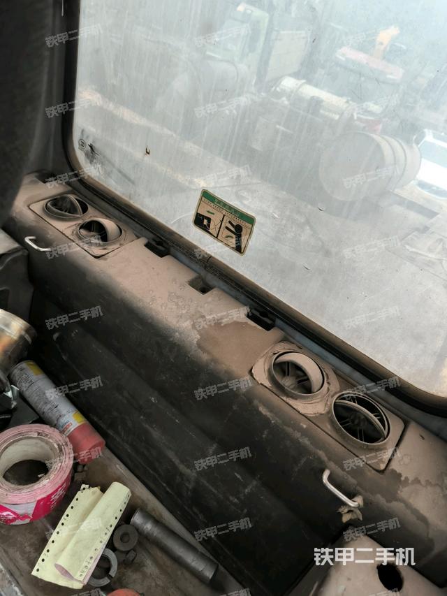 后窗玻璃角標（駕駛室部分）