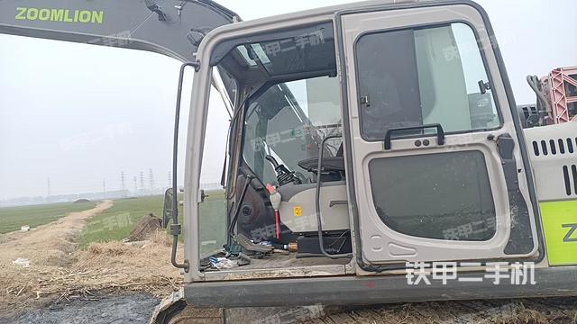 中联重科ZE135E-10挖掘机的设备实拍-第8张实拍照片