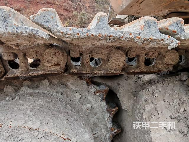 左导向轮(行走机构) 左导向轮(行走机构)