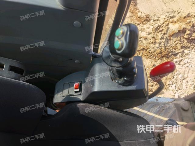 座椅左側(cè)控制臺(tái)/音響/含左手柄（駕駛室部分）