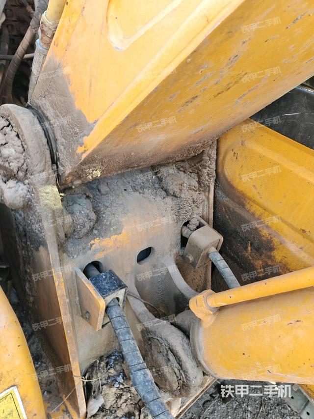 大臂根部?斜（工作和回轉(zhuǎn)裝置）