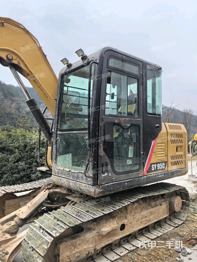 ?駕駛室正側(cè)（駕駛室部分）