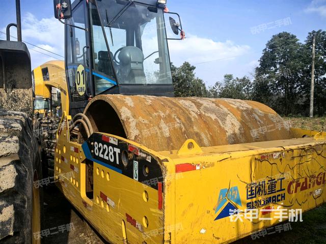 右前45°（壓路機(jī)整機(jī)外觀）