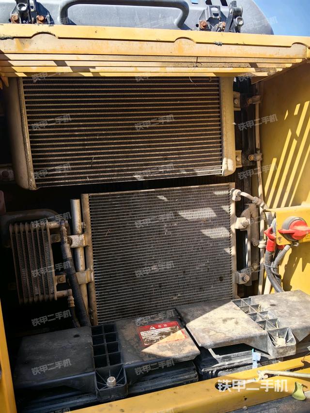 散熱器正面（大件艙室）