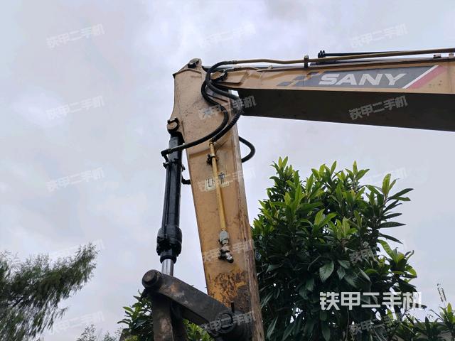 鏟斗右后整體（工作和回轉(zhuǎn)裝置）