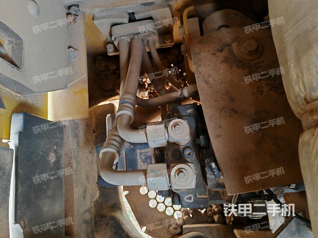 液壓泵艙室正面整體（整機(jī)外觀）