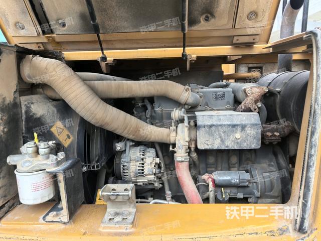 發(fā)動(dòng)機(jī)室（上車(chē)部件）