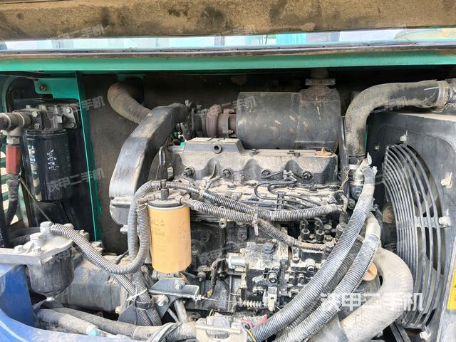 駕駛室頂部俯視（上車部件）