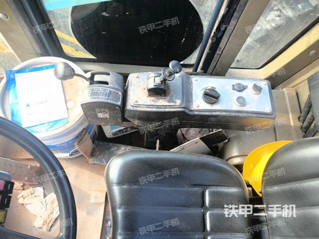 操作把手（壓路機(jī)駕駛室）