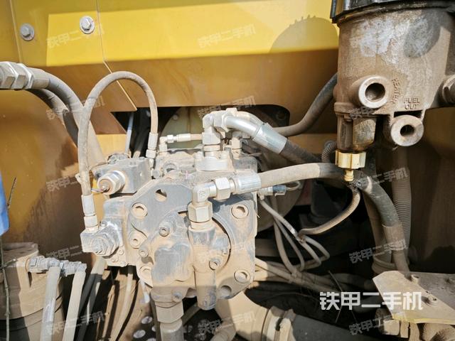 液壓泵斜45?左（大件艙室）