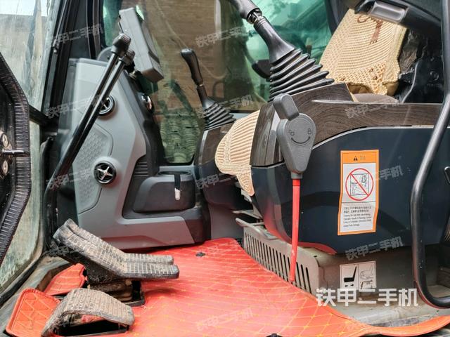 后窗玻璃角標(biāo)（駕駛室部分）