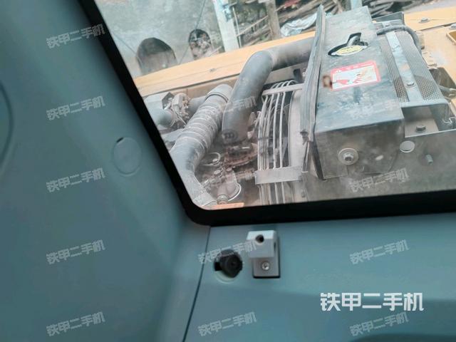 駕駛室正側(cè)（駕駛室部分）