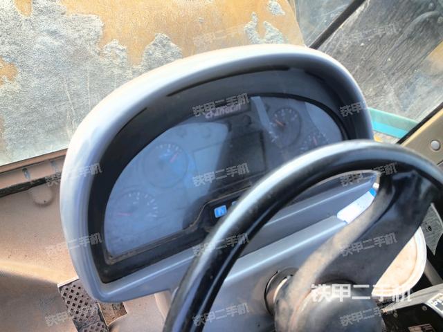 儀表盤全景（壓路機(jī)駕駛室）