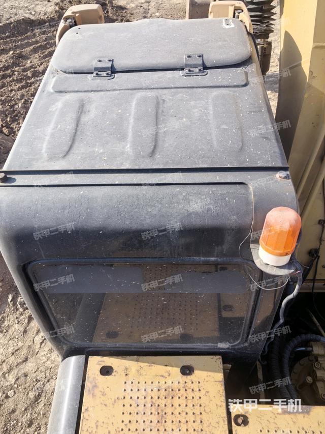 駕駛室頂部（整機(jī)外觀）