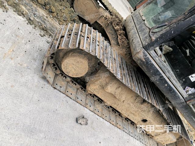 左側(cè)履帶整體?（行走機(jī)構(gòu)）