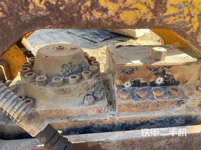 整机右侧（设备外观及核心部件）