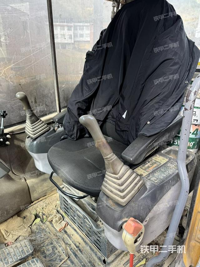 驾驶室整体（整机外观）