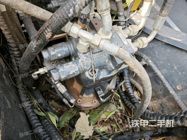 回轉(zhuǎn)馬達(dá)（上車部件）