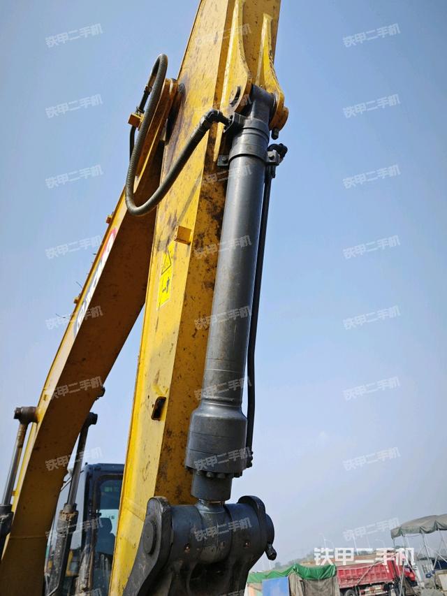 小臂整體右前（工作和回轉(zhuǎn)裝置）