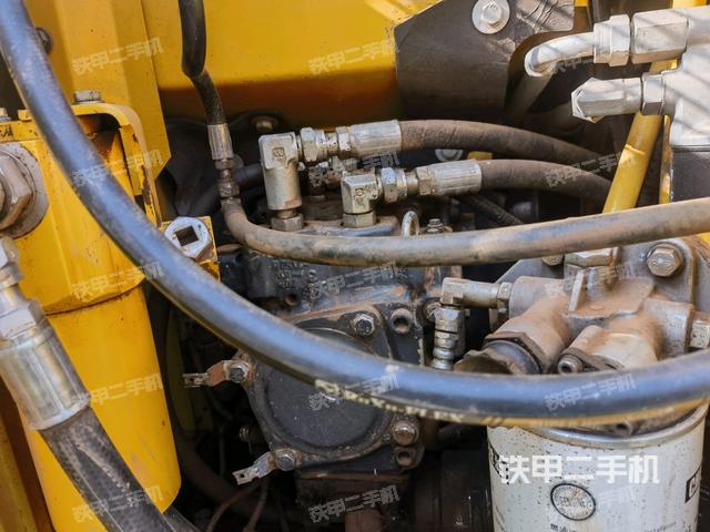 液壓泵斜45?左(大件艙室) 液壓泵斜45?左(大件艙室)