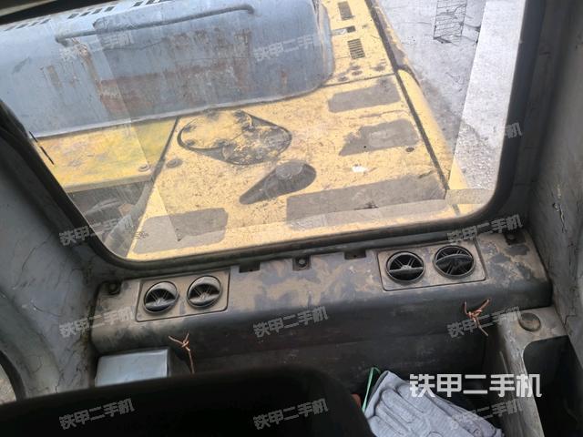 后窗玻璃角標(biāo)（駕駛室部分）