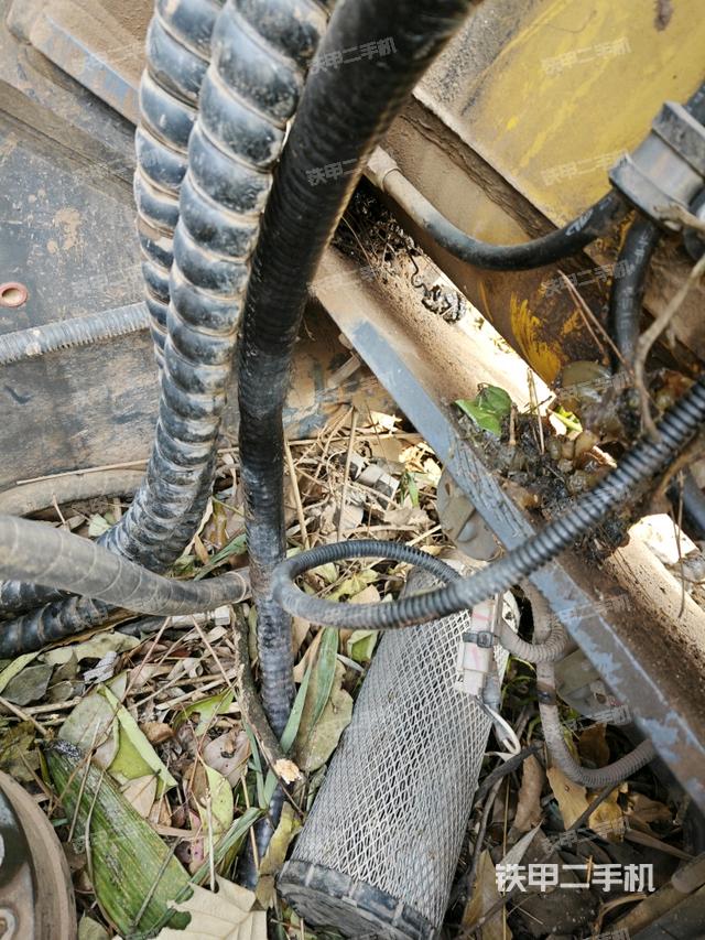 中央回轉(zhuǎn)接頭特寫（上車部件）