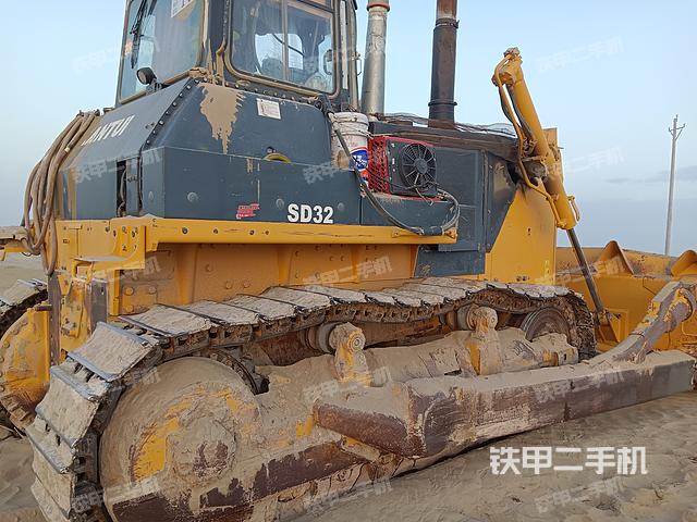 整机右后45°（设备外观及核心部件）