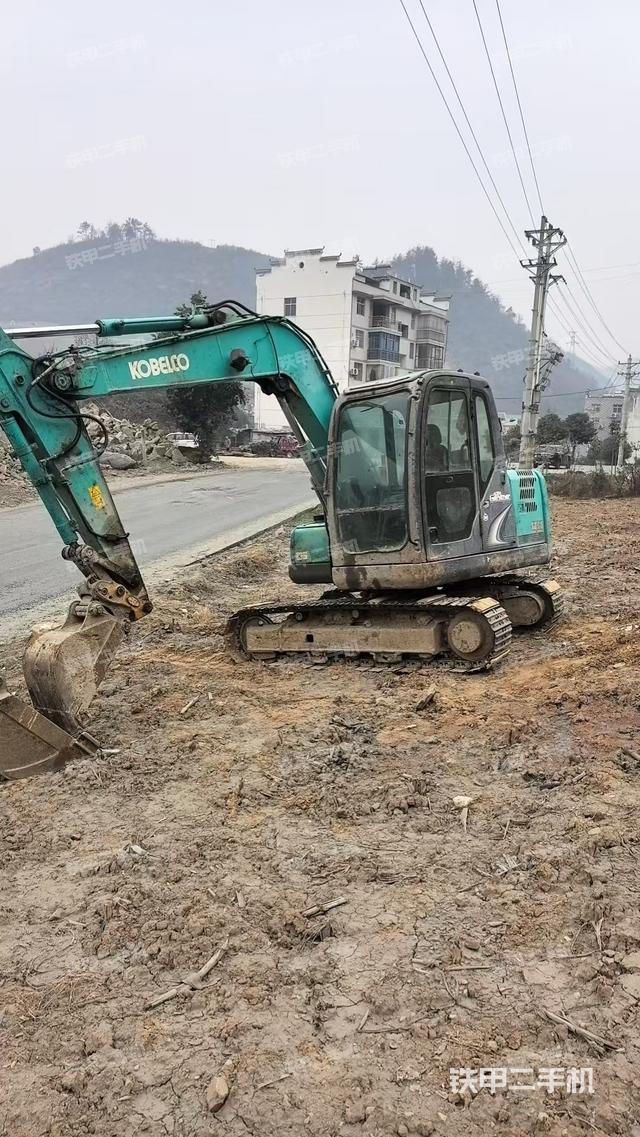神钢SK75-8挖掘机