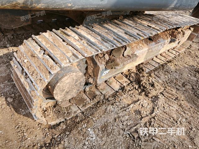 左側(cè)履帶整體?（行走機(jī)構(gòu)）