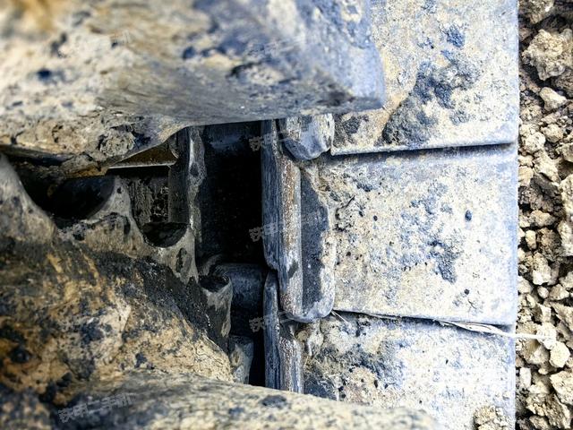 左驅(qū)動(dòng)輪（行走機(jī)構(gòu)）