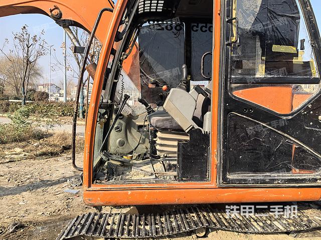 驾驶室整体（整机外观）