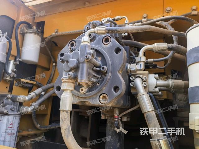 液壓泵室(大件艙室) 液壓泵室(大件艙室)